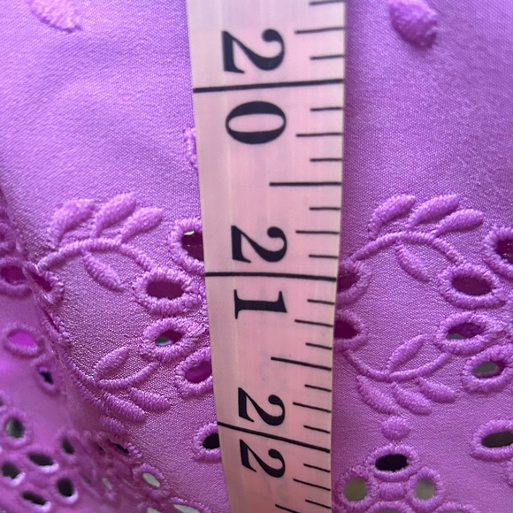 *Simply Styled Woman’s Top - Picture 6 of 8